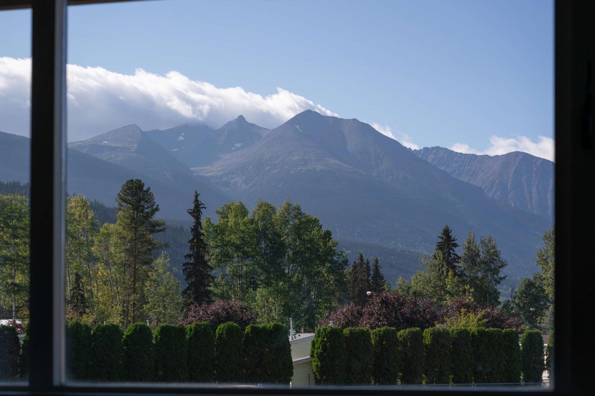 Prestige Hudson Bay Lodge & Conference Centre, Worldhotels Crafted Collection Smithers Buitenkant foto